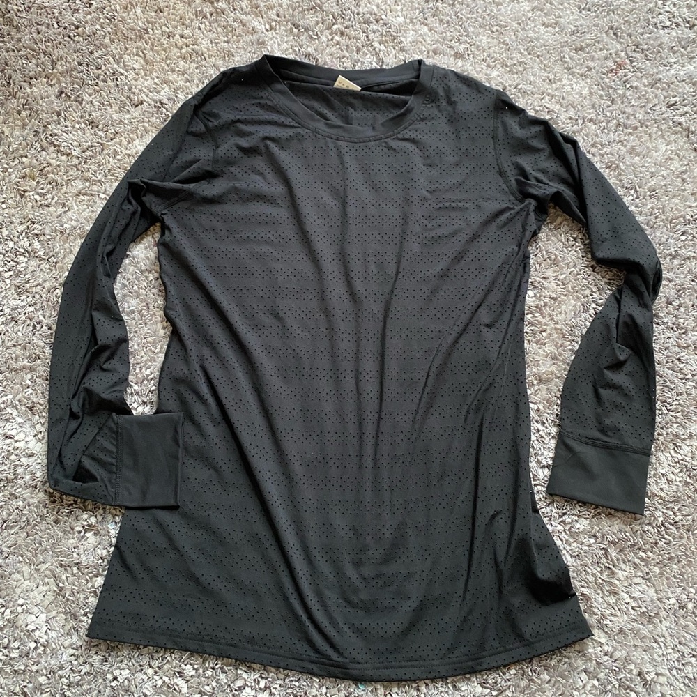 ‼️FINAL SALE‼️ Zyia Black Chill Long T NWOT
